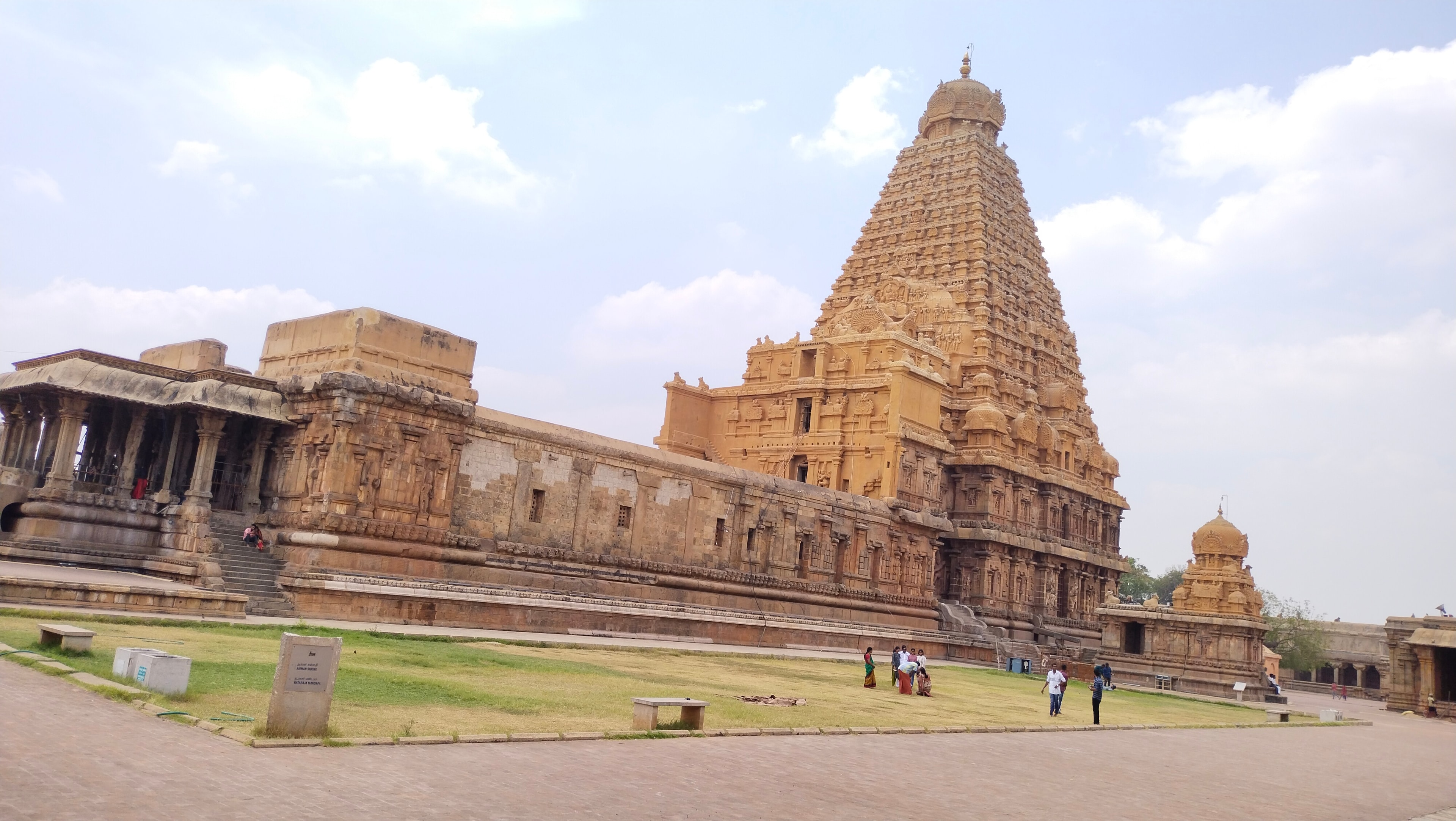 Temples, Coastline & Living Culture